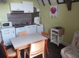 Gîte Le Sequoia, Hotel in Airvault