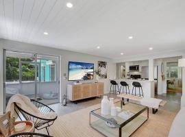 NEW Paradise Palm Bungalow 4 bed 2 bath with Heated Pool, khách sạn ở West Palm Beach