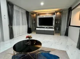 Tata pool villa pattaya