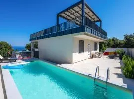 3 Bedroom Nice Home In Peruski