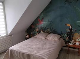 8, hotel in Valognes