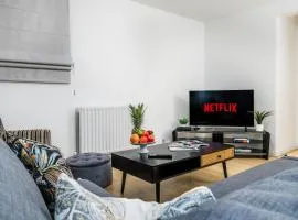 2BR Modern Flat With Free Parking