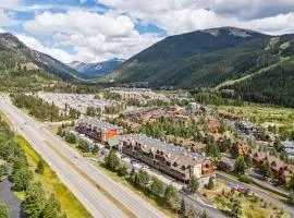 Cozy Ski-In Ski-Out Condo with Heated Pool