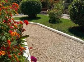 4 Seasons apartments