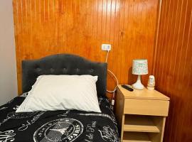 Habitaci&oacute;n con ba&ntilde;o privado: La Serena'da bir kendin pişir kendin ye tesisi