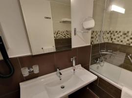 hotel hani, hôtel à Bab Ezzouar