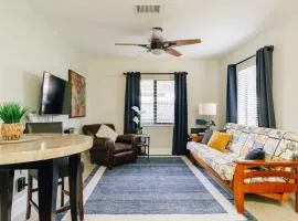 Two blocks from Beach - Walk to the water!