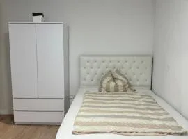Möbliertes Zimmer
