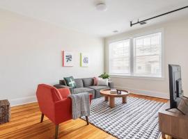 Fun & Funky 2BR in Downtown Princeton, hotel v destinaci Princeton