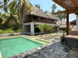 Villa Gato Surf Houses grande 4-6 personas, Starlink, AC, alberca, 50 m del spot La Saladita