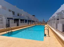 Dúplex con terraza y piscina