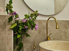 Spa Apartments Tivat, ξενοδοχείο με υδρομασάζ σε Tivat