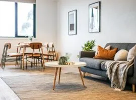 StayAU Stylish 3BR Sea Breeze Mordialloc