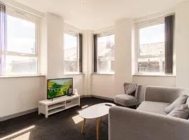 Bright 2 Bed Apartment in Central Blackburn