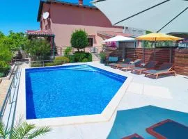 4 Bedroom Nice Home In Sibenik