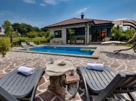 Awesome Home In Igrisce With Wifi