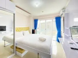 Best Location Studio Room at Gateway Pasteur Apartment By Travelio