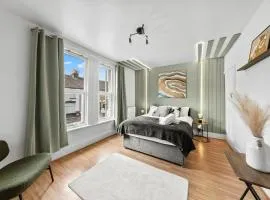 Amazing 1-Bedroom in Canterbury with City View