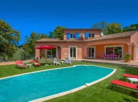 Villa Louis by Villa Plus