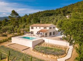 Villa Mas des Lavandes by Villa Plus, ξενοδοχείο σε Le Tignet