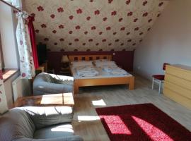 Apartmá 1 Ubytování u kostela, SEDLO, hotel v destinaci Číměř