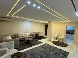 شقه ارضى بحديقه بالرحاب