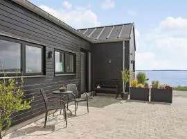 2 Bedroom Cozy Home In Skårup Fyn