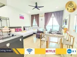 Homely Cybersquare Ensuite with Skyline View #CS5