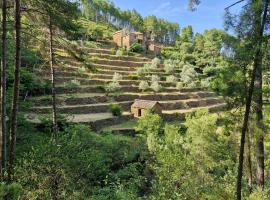 Les Combres, gîte tout confort, climatisé, full équipé avec piscine chauffée, Hotel in Malbosc