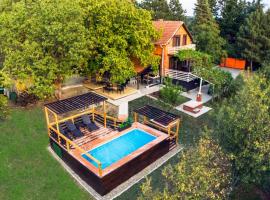 Villa Dijana - Pool, Spa, Outdoor Kitchen, hotel v Bělehradě