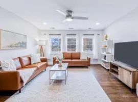 Lavish Flat w King Bed in near DT Food & Shops