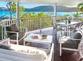 Casuarina 18 Hamilton Island Ocean Views, Golf Buggy & transers, hotel in Hamilton Island