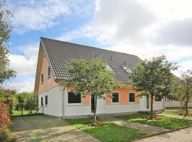 Ferienhaus in Mirow mit Terrasse, hotel in Mirow