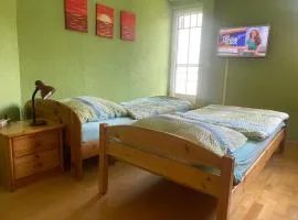 Ferienzimmer Oelhaf Zimmer in Grün Self Check-In mit Key-Tresore