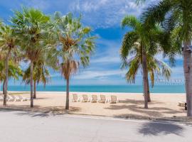 Beachfront Apartment with Balcony, Sea View & Pool View - Cha Am - Hua Hin，Ban Pak Khlong Cha-am的自炊式住宿
