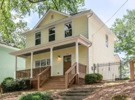 Cozy Cottage - Walk To Campus, Stadium, Downtown