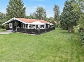 Four-Bedroom Holiday Home In Hornbak