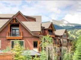 Luxury 4 Bedroom Penthouse Rental Off Main Street Within Walking Distance To Peak 9