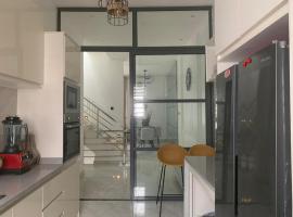 Cozy Lodge, hotel v destinaci Lekki