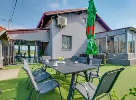Stunning Home In Ladvenjak With Sauna