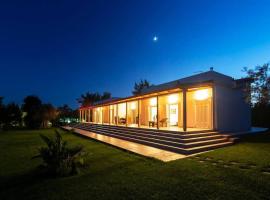 Luna Bay, hotel in Amarynthos