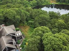 Spacious Home with Direct Pond Access!