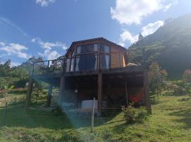 Cabaña al aire libre en Macheta Cundinamarca - Tiny House - Glamping Caelum, hotel v destinaci Machetá