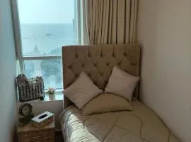 Cozy Small Private Room Sea View window - ROOM INSIDE APARTMENT