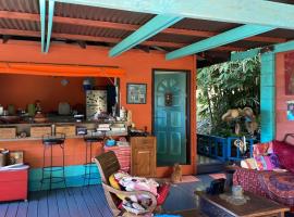 Fare mato Tahaa, hotel v destinaci Patio