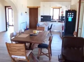 Summer Villa with sea view,6 min drive from airport, near Seitan Limania beach