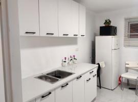 פסטורלי משפחתי בעיר, hotel v destinaci Netanja