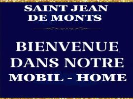 Bungalow confortable à Saint-Jean-de-Monts avec terrasse, Hotel in Saint-Jean-de-Monts