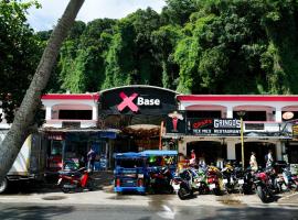 Base Ao Nang Beachfront Party Hostel 18-35 Years Old Only, hotel en Ao Nang Beach