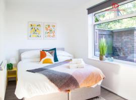 7Beds Contractor & Family Haven St Helens, hotel em Saint Helens